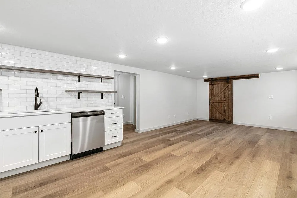 5223 SE Division St — Photo 3