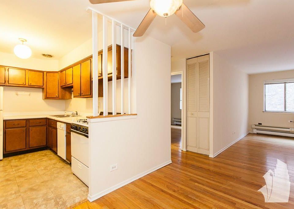 1st image of 661 W Wrightwood Ave #301