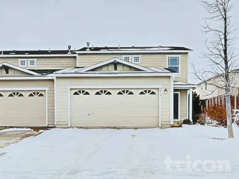 8818 Sunset Breeze Dr — Photo 1