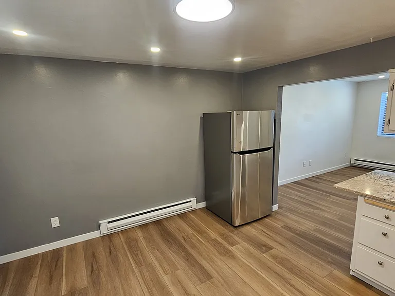 928 24th St NE — Photo 6