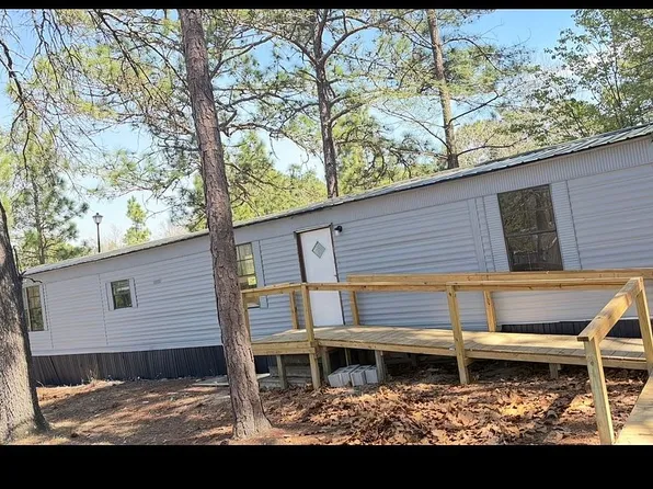 239 Rambeaut Rd, Spring Lake, NC 28390