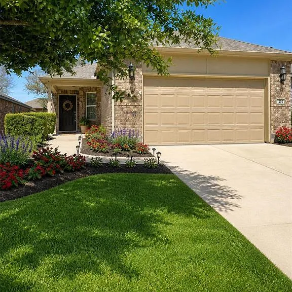 410 Holiday Creek Ln — Photo 1