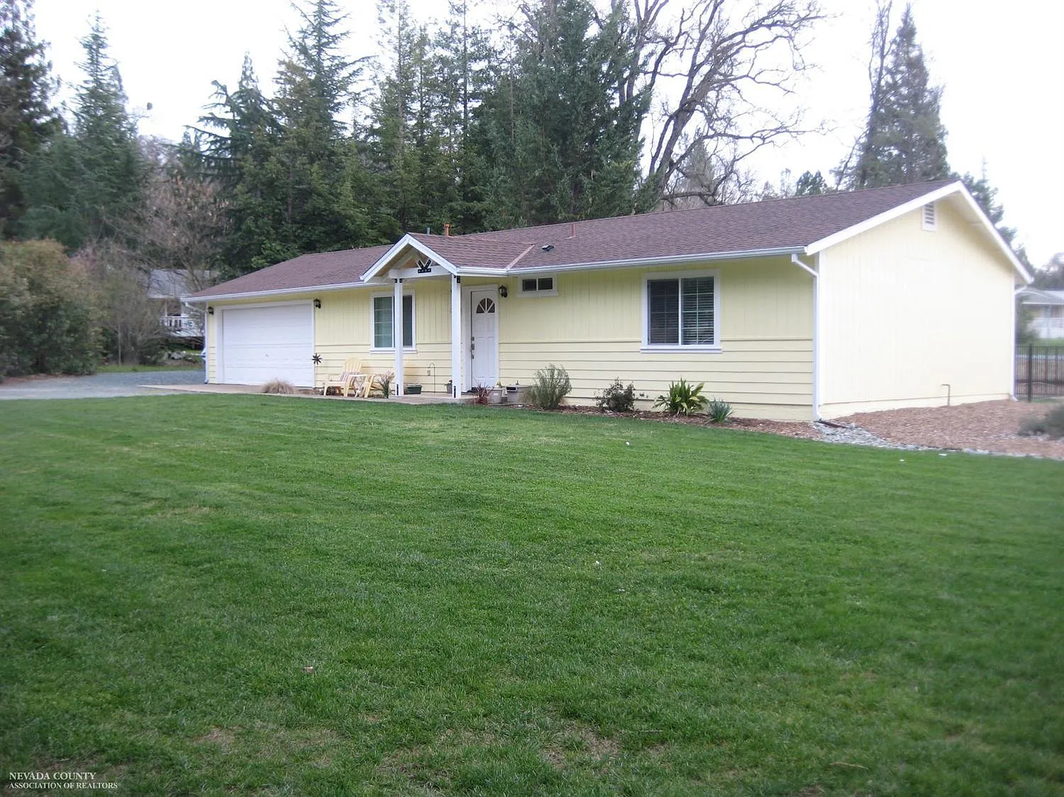 17914 Lake Forest Dr photo 1
