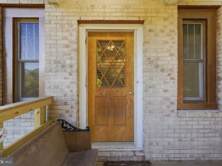 605 Ethan Allen Ave — Photo 9