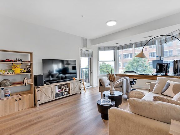 5th image of 20 Avenue At Port Imperial APT 204