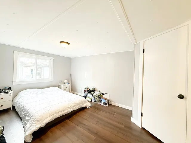 2110 Kent Ave W — Photo 14