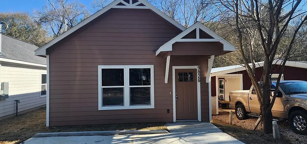 3 bed, 1000 sqft, $1,450 — Photo 1
