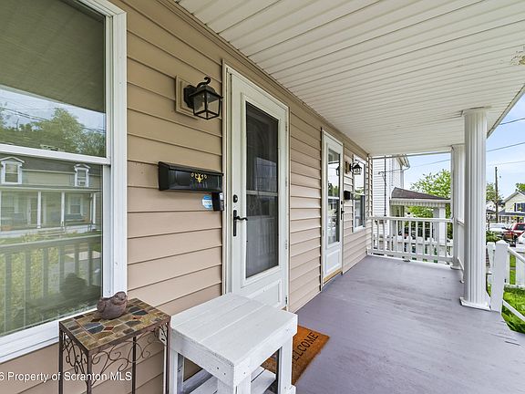 4th image of 350-352 Maple St