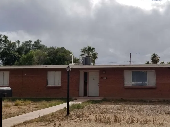2202 E Blacklidge Dr, Tucson, AZ 85719