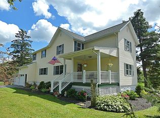 6219 Royalton Center Rd, Akron, NY 14001