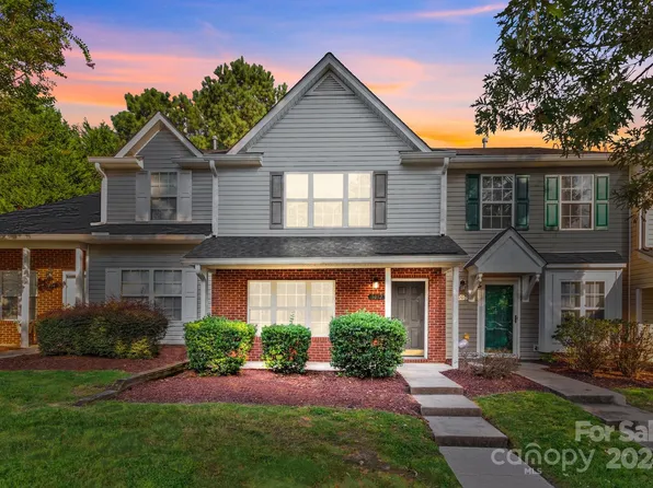 3012 Mayer House Ct, Charlotte, NC 28214