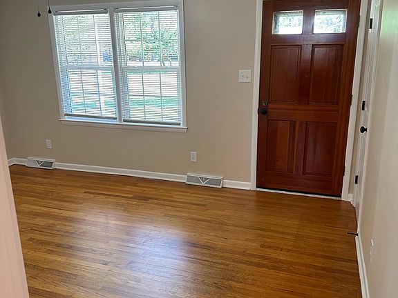 4th image of 2626 Corey St