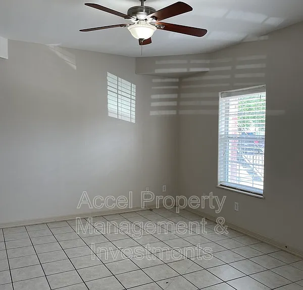 201 Gastel Cir #F — Photo 8