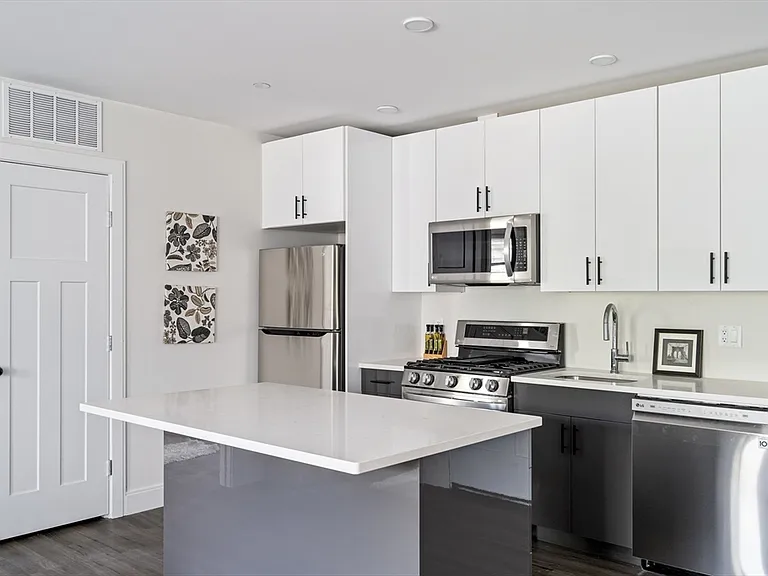 316 Belgrade Ave #201 — Photo 2