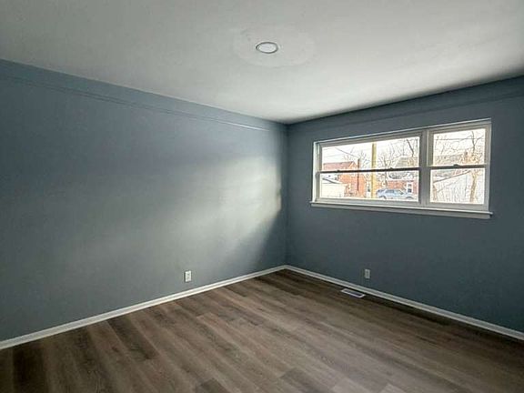 2nd image of 11454 Sanford Ave
