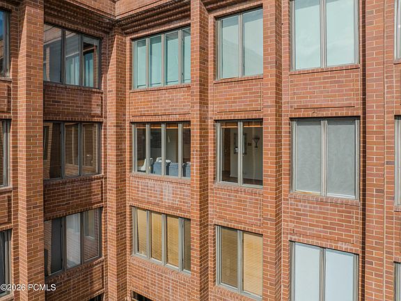 5th image of 580 Main St #402