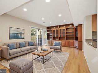 6426 Hollins Dr, Bethesda, MD 20817