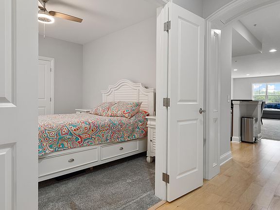 5th image of 5735 Newbank Cir APT 104