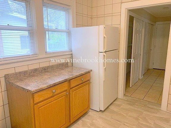 5th image of 2511 Wallis Ave