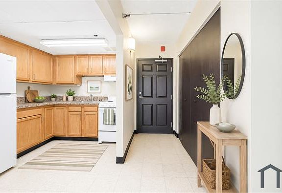 4th image of 2025 E 81st St