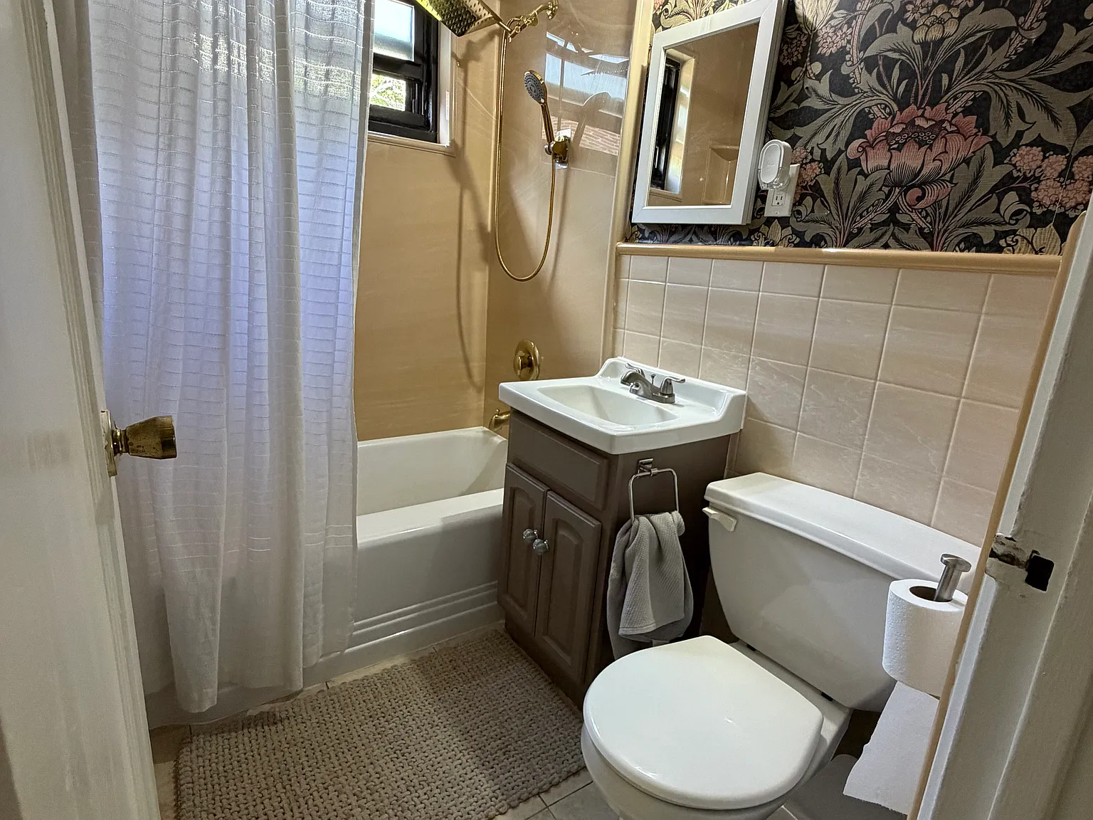 2 bed, 1010 sqft, $3,100 — Photo 4