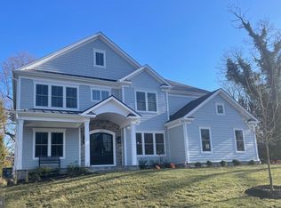 2807 Hill Rd, Vienna, VA 22181