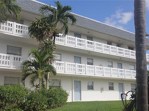 3rd image of 315 Saint Andrews Blvd APT C22