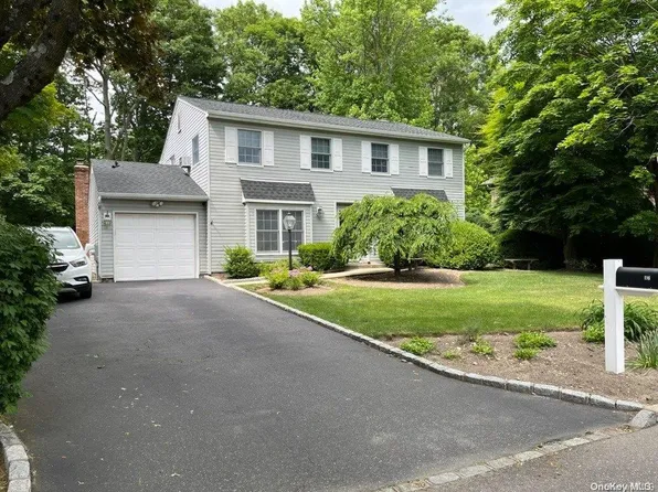 116 Twin Oaks Drive, Kings Park, NY 11754