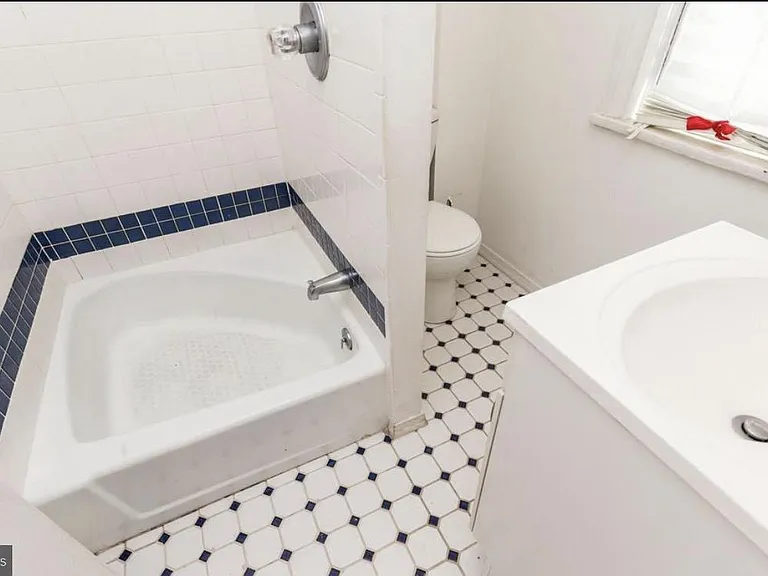 314 S 12th St #2R — Photo 4