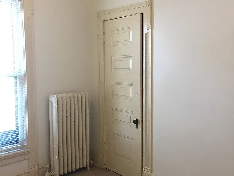 2215 Parkwood Ave #2B — Photo 5