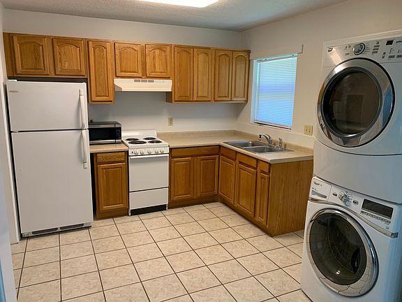2nd image of 52 Magnolia Ave