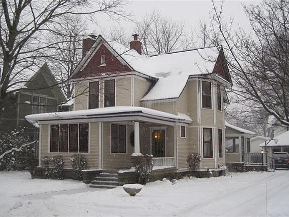 2nd image of 113 W 11th St