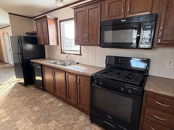 4th image of 84 Dunlap Cir #84B