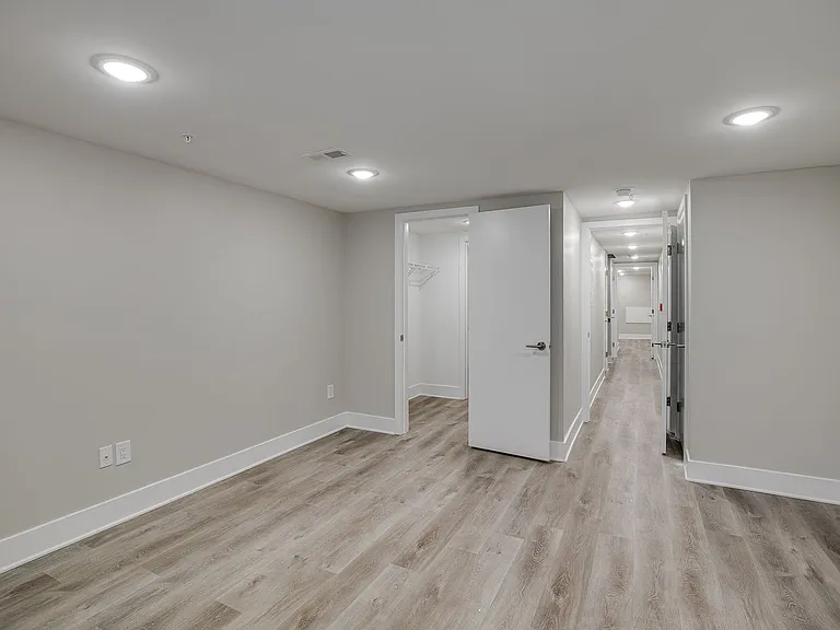 2019 N College Ave — Photo 43