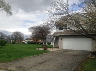 2220 Orchid Ln, Crest Hill, IL 60403