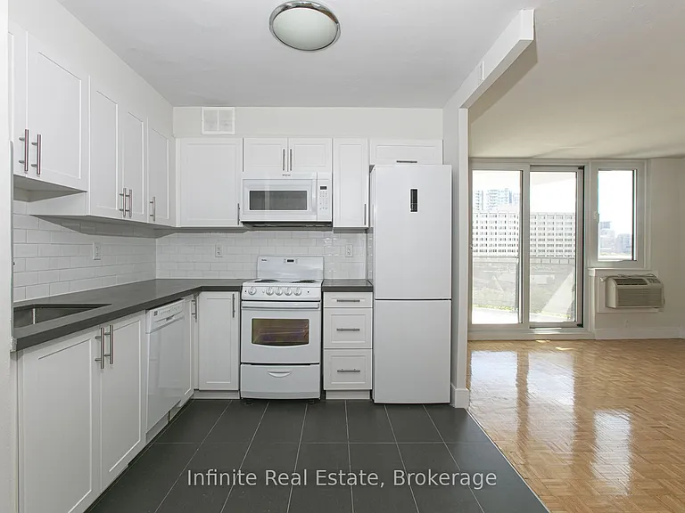 485 Huron St #206 — Photo 4