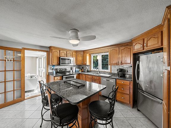 3rd image of 339 Passaconaway Dr