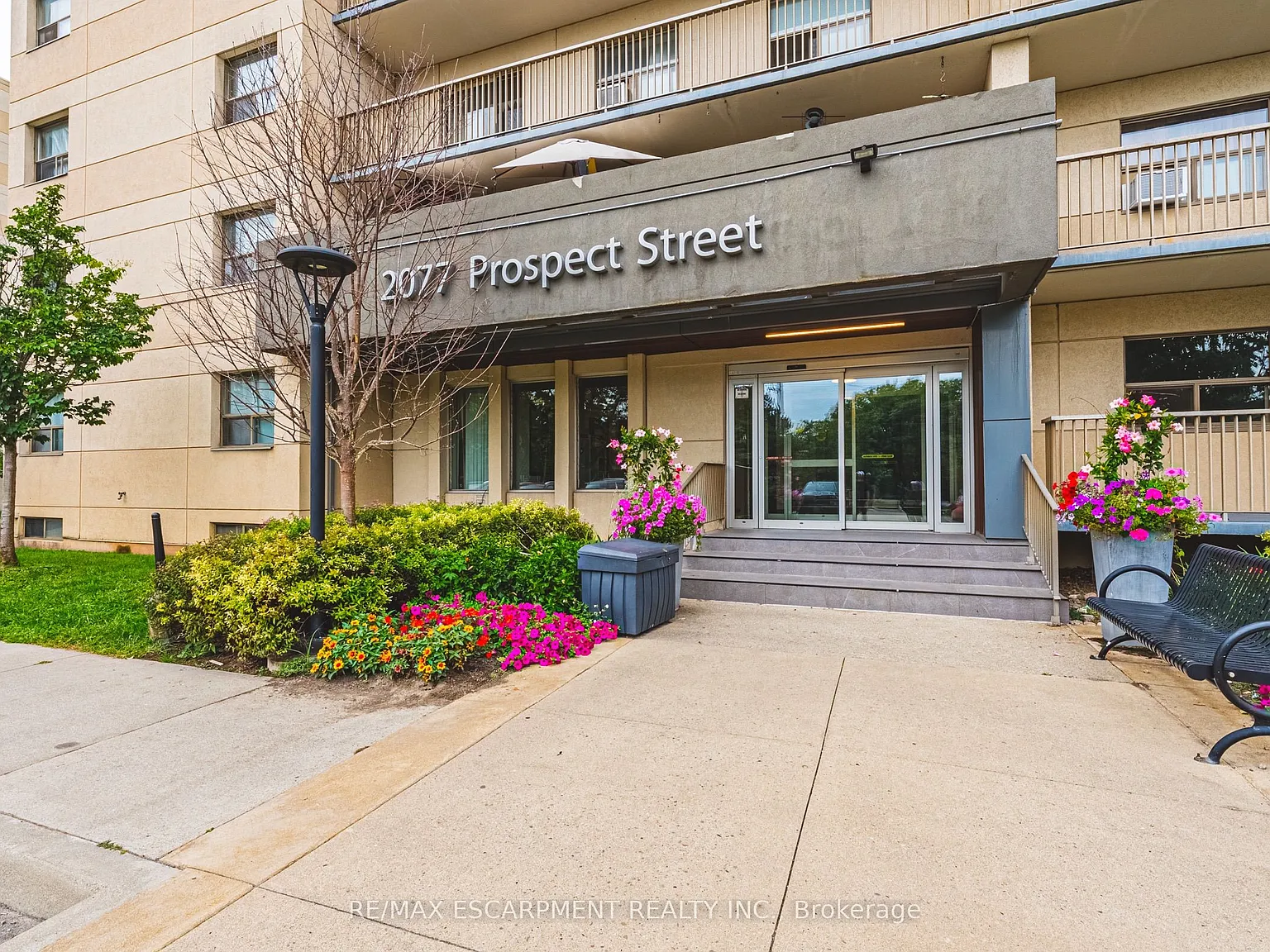 1 bed, $2,096 — Photo 2