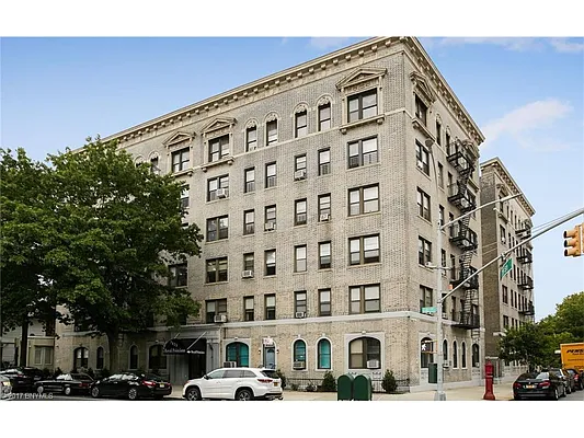 Sold by Keller Williams Realty Empire | media 37