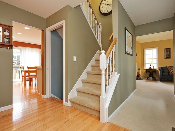 2nd image of 4102 Victoria Dr