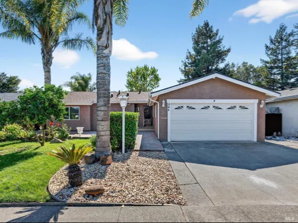 844 Cedarwood Lane, Petaluma, CA 94954