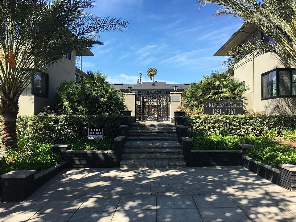 1st image of 1253 N Crescent Heights Blvd