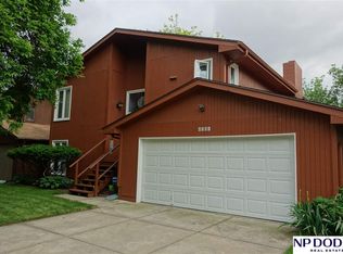8205 Read St N, Omaha, NE 68122
