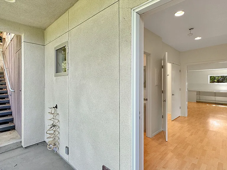 1118 Keith Ave — Photo 21