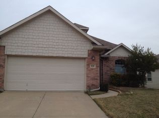 820 Rio Bravo Dr, Haslet, TX 76052