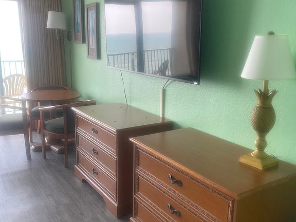 bedroom, TV, dressers