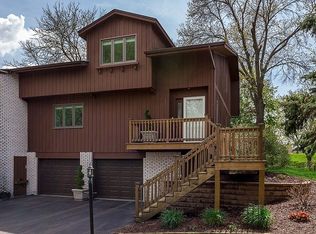 6401 Utica Ridge Rd UNIT 8, Davenport, IA 52807