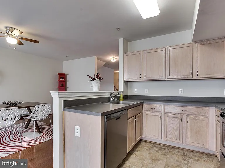 12806 Rexmore Dr #12806 — Photo 16