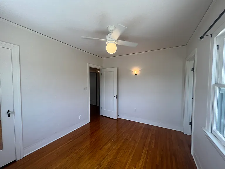 4966 Townsend Ave — Photo 22