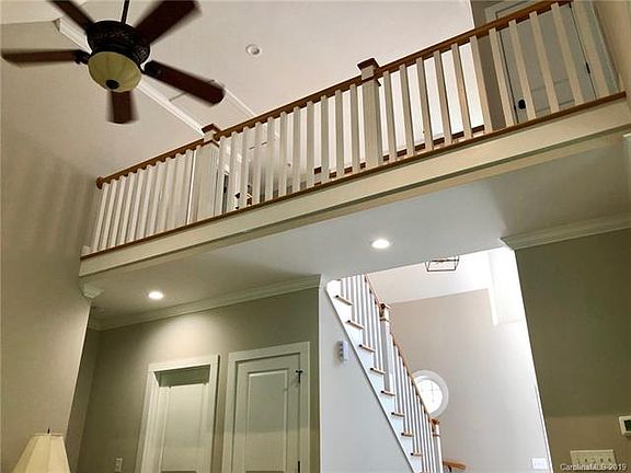 3rd image of 7746 Woodcrest Dr